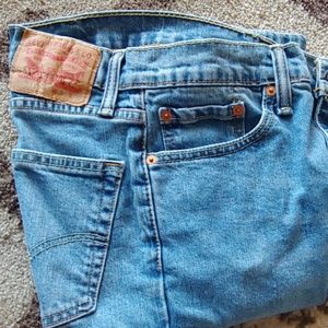 Levis